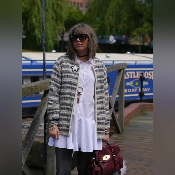 ✨NWT H&M Cream Blue Gold Striped Textured Weave Boucle Zip Front Jacket Size 6 - Picture 6 of 12